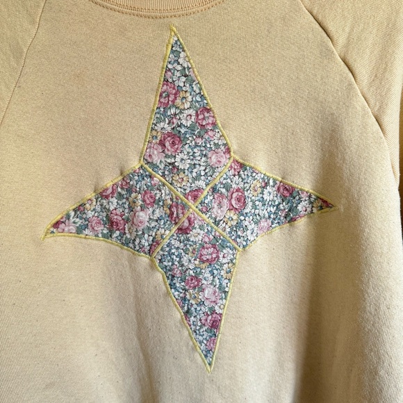 Vintage Quilted Pale Yellow Sweatshirt - Picture 2 of 7